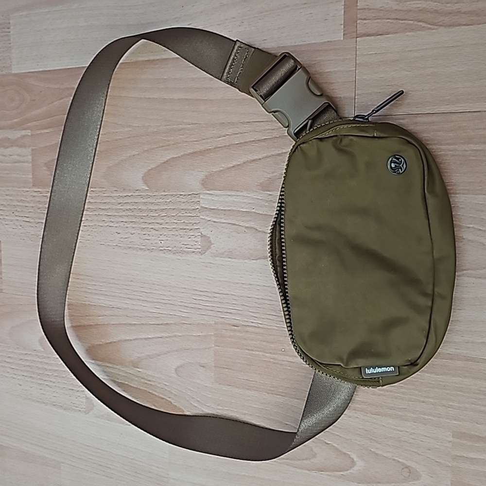 Lululemon belt bag - Picture 1 of 2